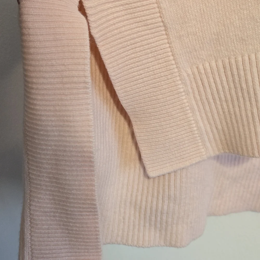 Ophelia Roe Blush Hi-Lo‎ Turtleneck Sweater